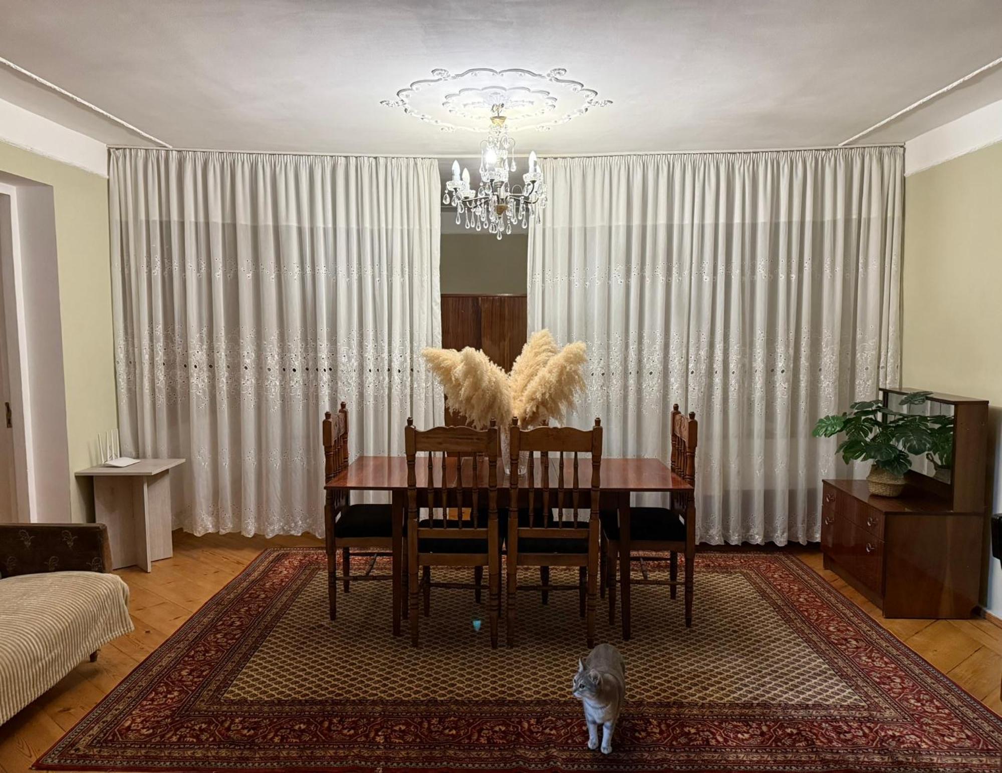 Guest House T&N Kutaisi Esterno foto